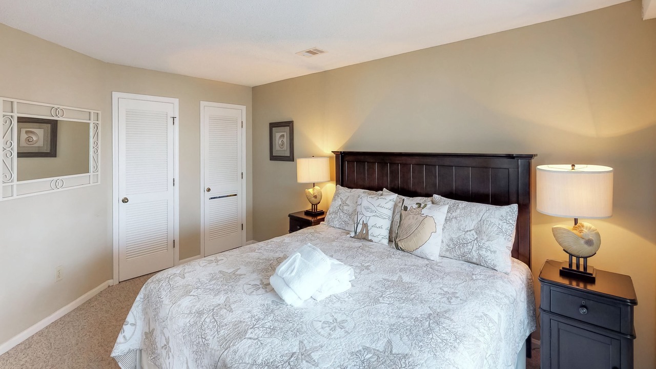 Photo of Bedroom in Folly Field