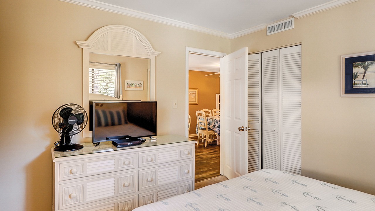 Photo of Bedroom in Folly Field