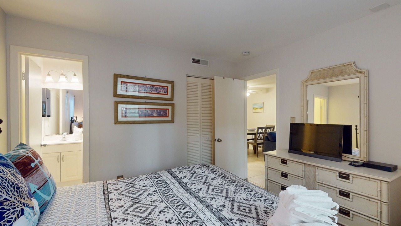 Photo of Bedroom in Folly Field