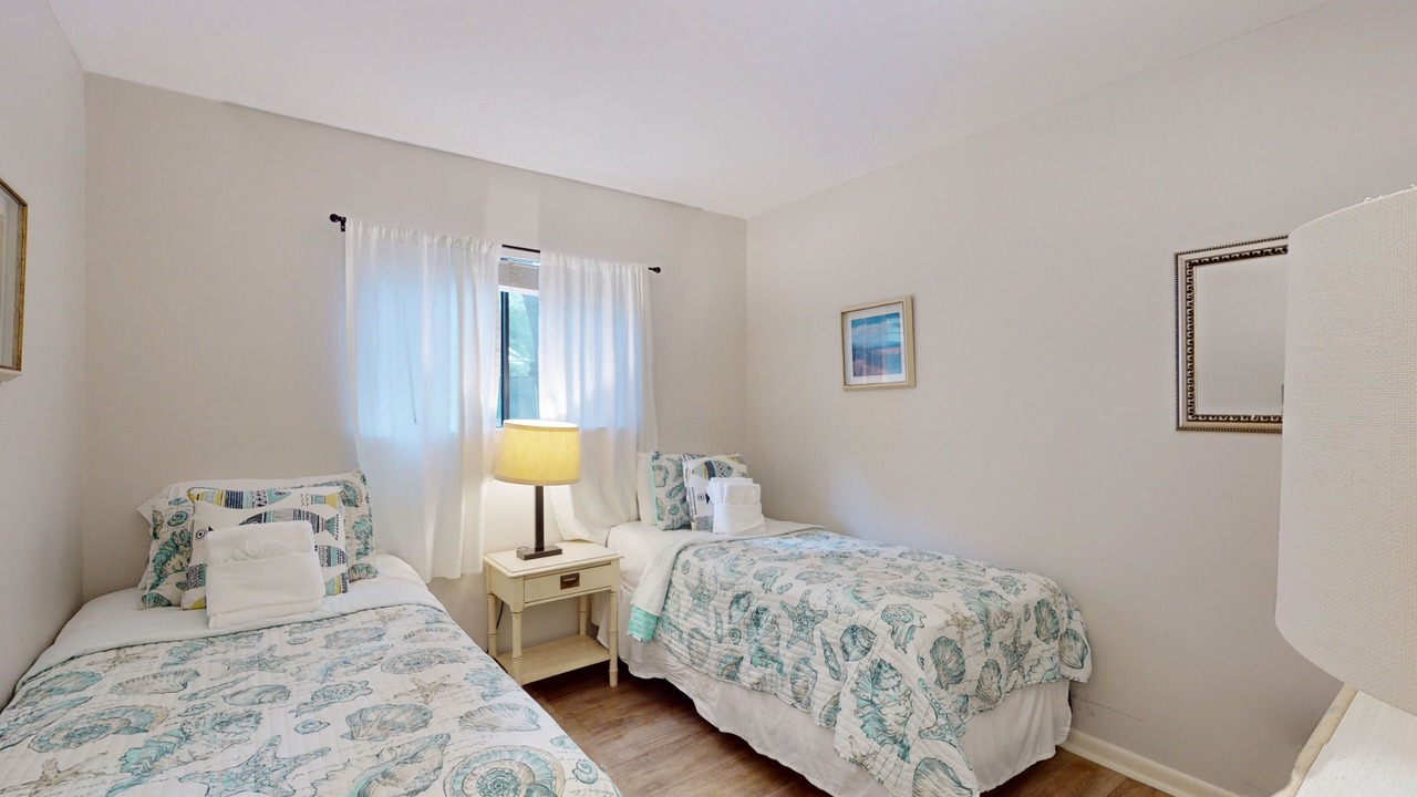 Photo of Bedroom in Folly Field