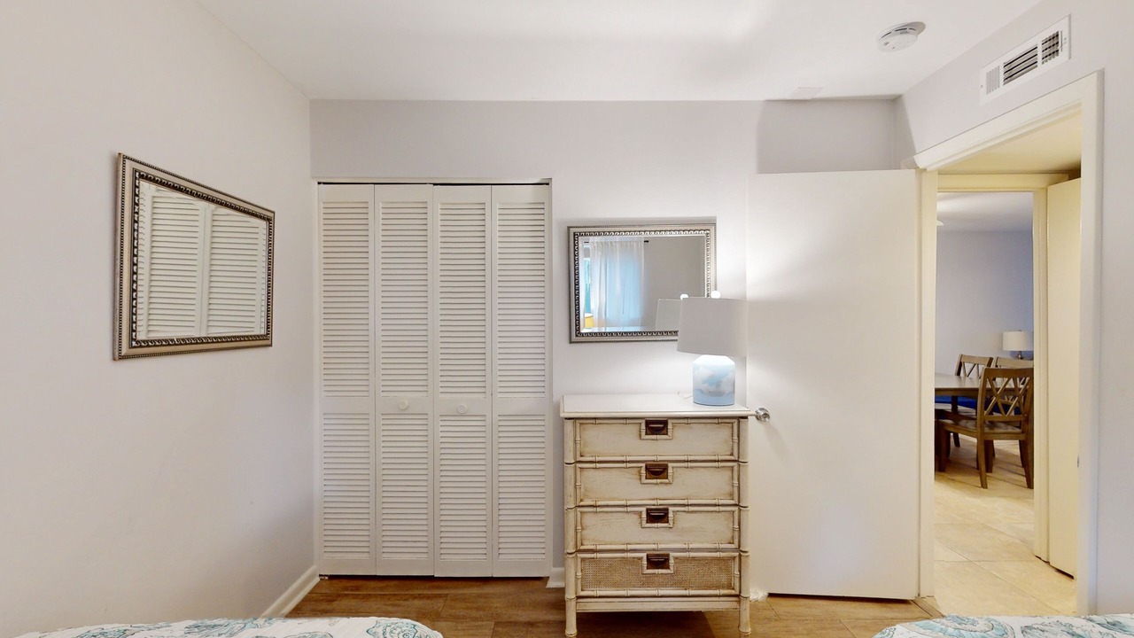 Photo of Bedroom in Folly Field