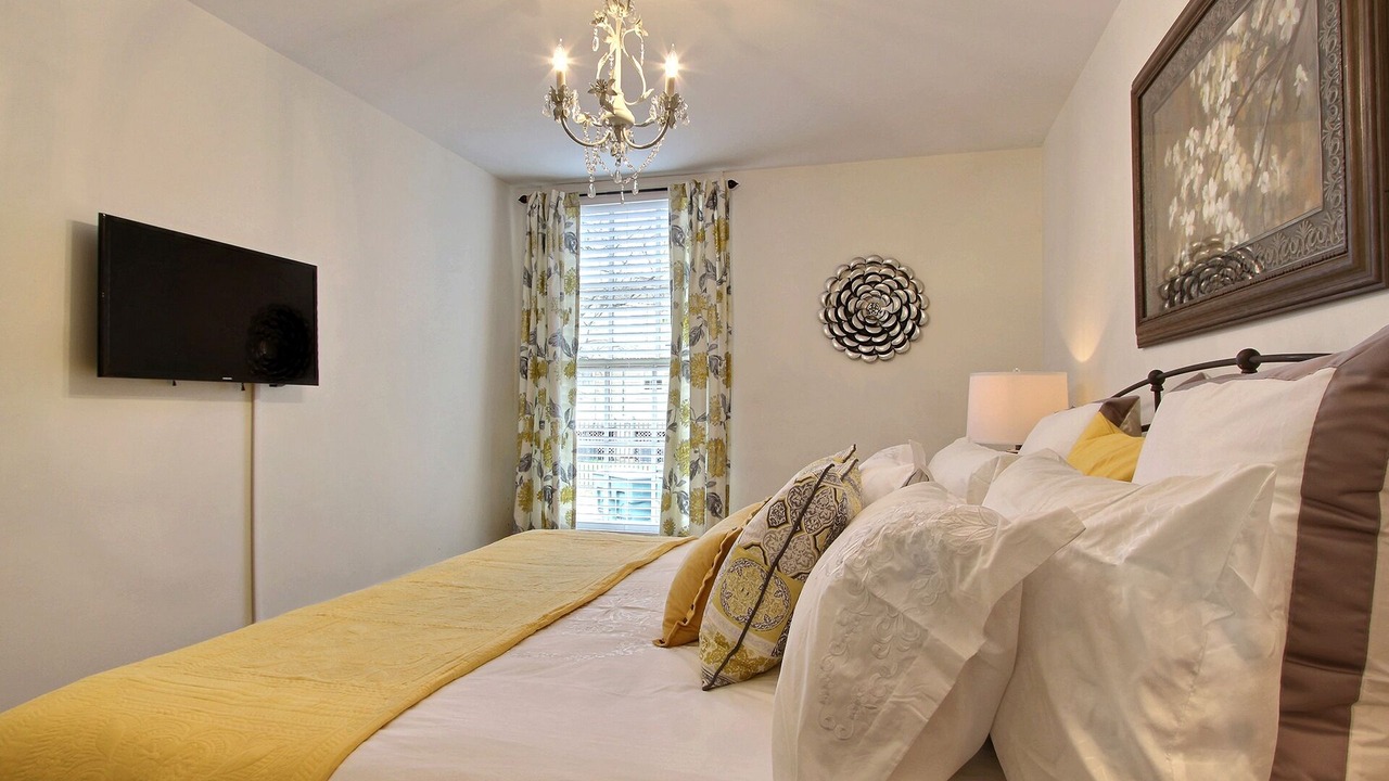 Photo of Bedroom in Metropolitan
