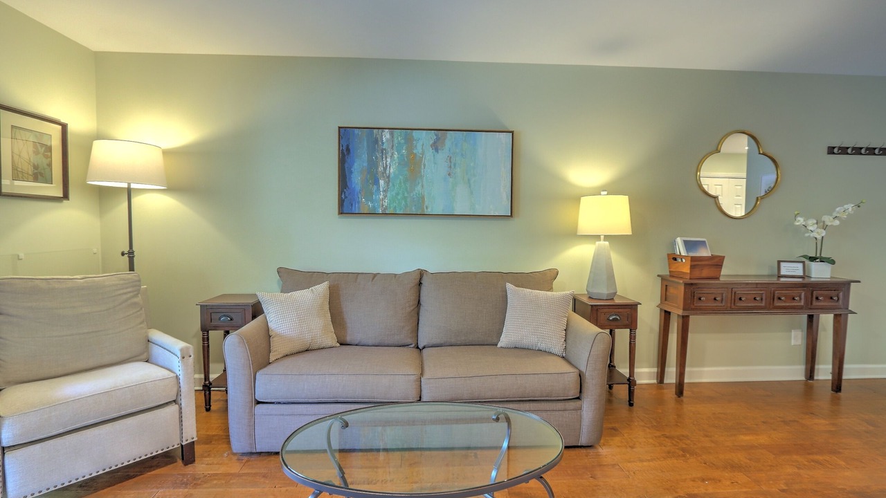 Photo of Livingroom in Folly Field