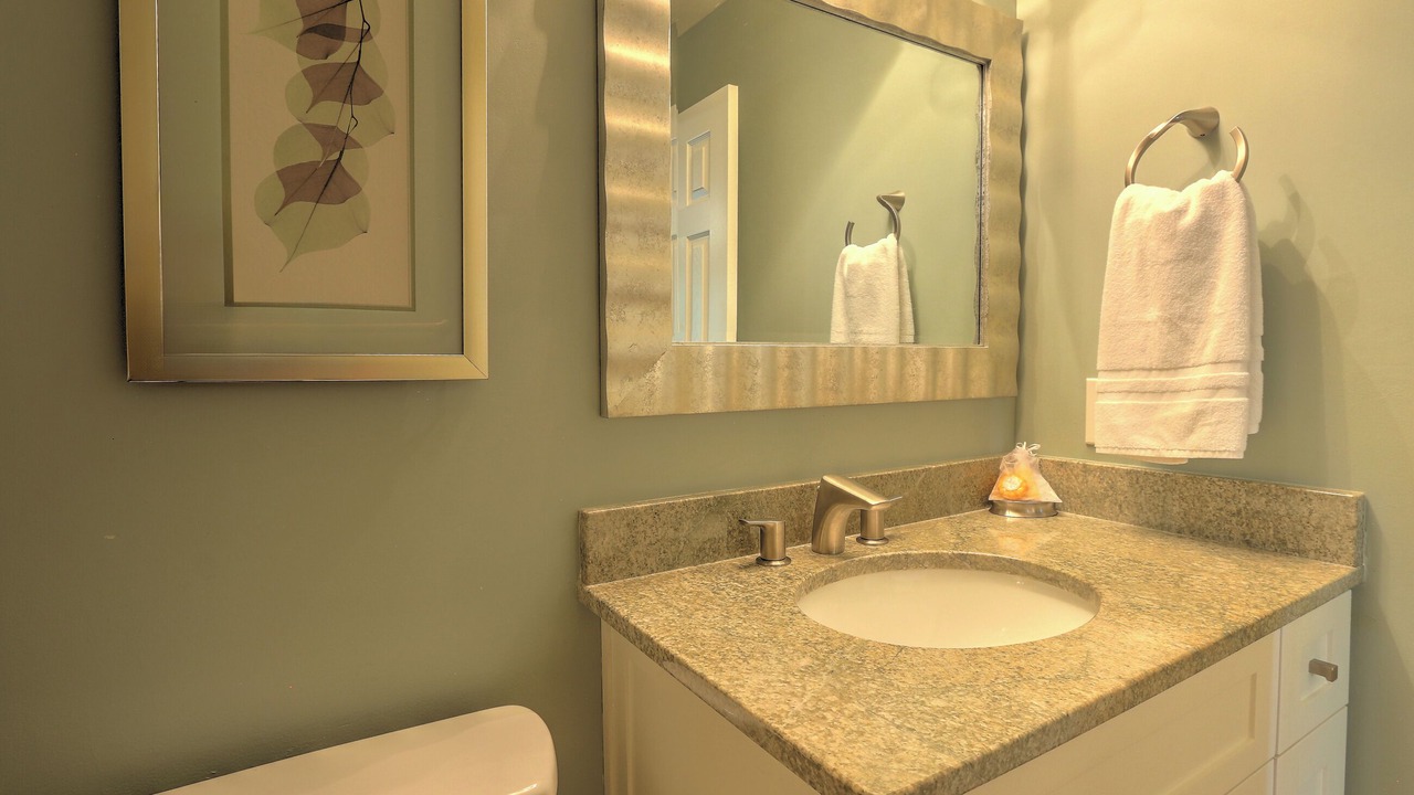 Photo of Bathroom in Folly Field