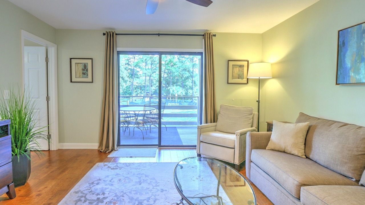 Photo of Livingroom in Folly Field