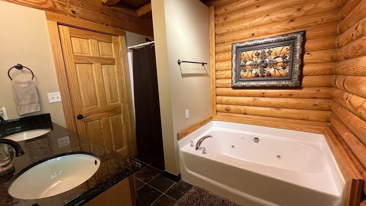 Photo of Bathroom in Sunset