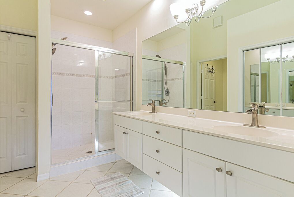 Photo of Bathroom in Naples