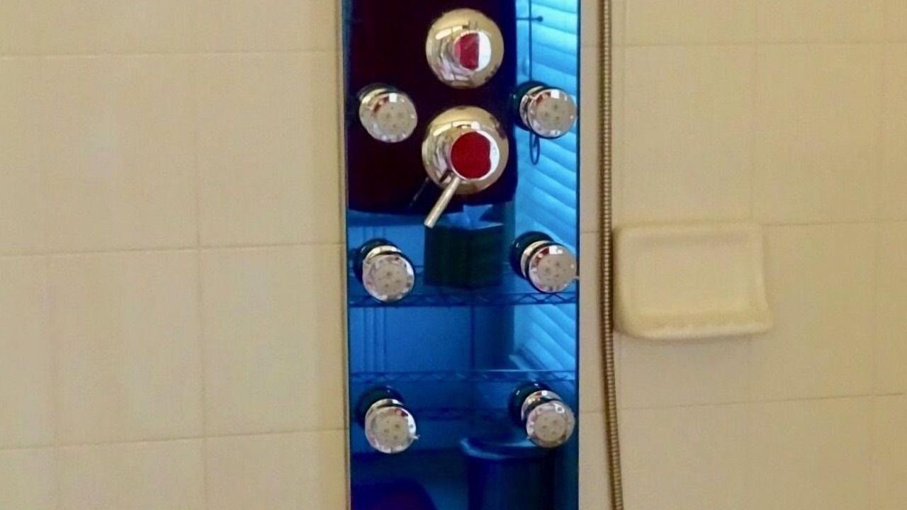 Photo of Bathroom in Falcons Glen