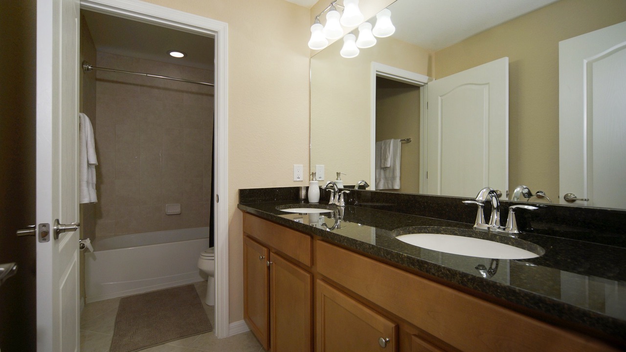 Photo of Bathroom in Naples