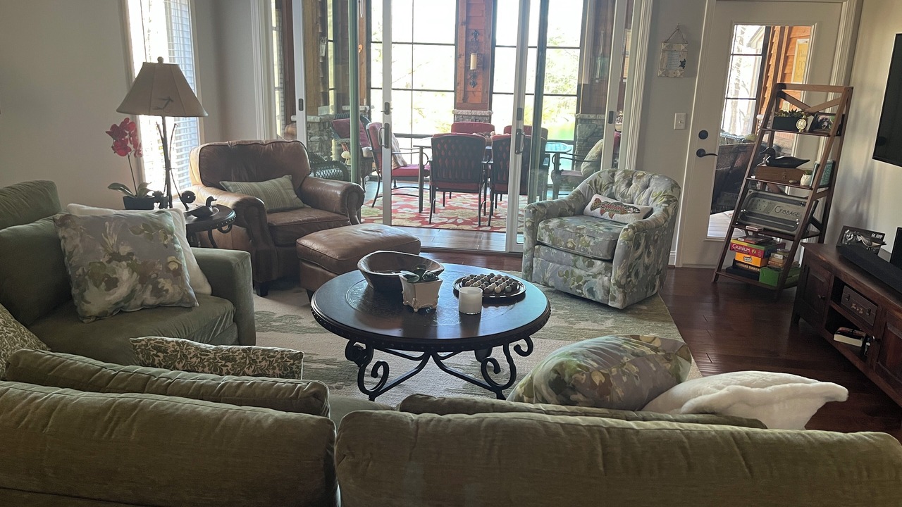 Photo of Livingroom in West Union
