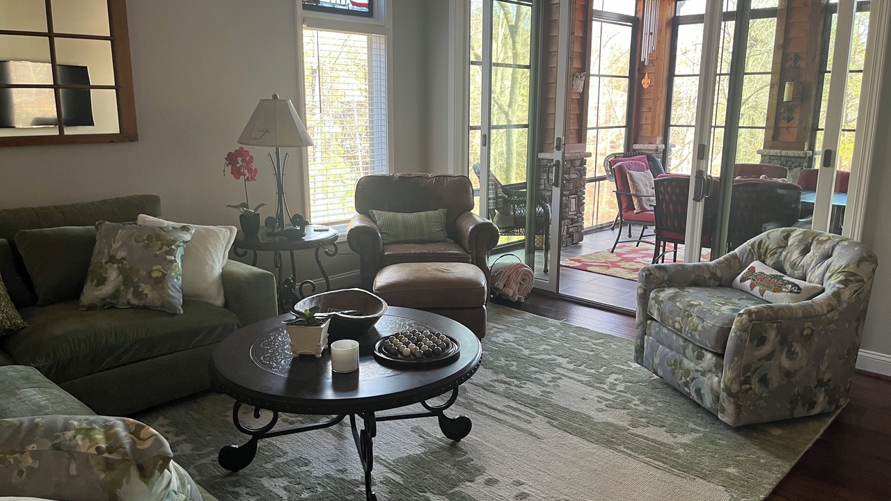 Photo of Livingroom in West Union