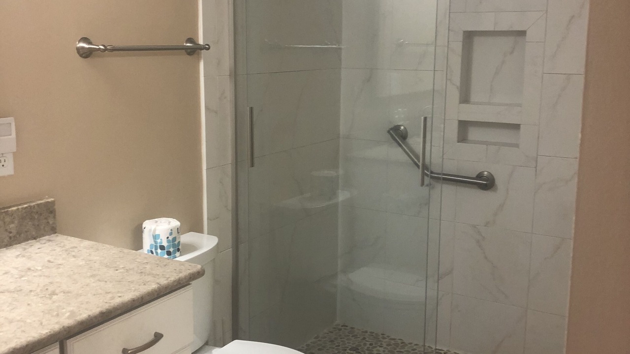 Photo of Bathroom in Folly Field