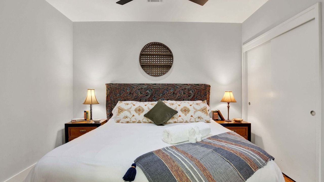 Photo of Bedroom in Historic District - North