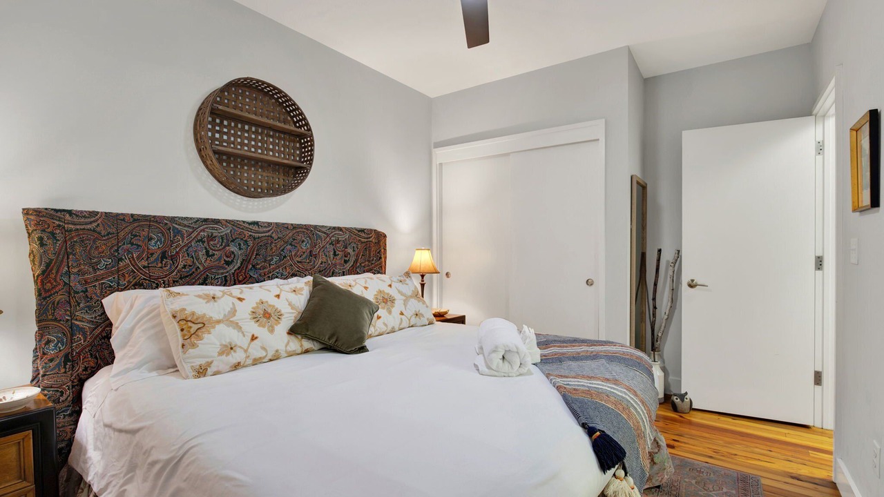 Photo of Bedroom in Historic District - North