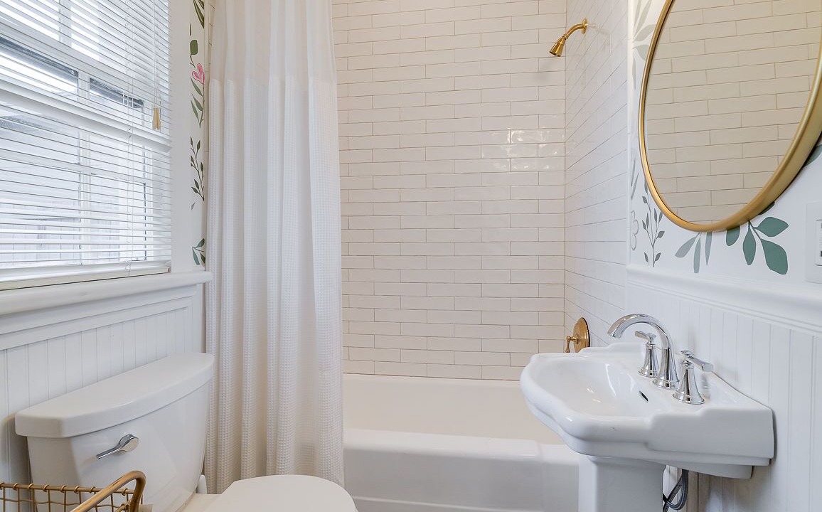 Photo of Bathroom in Savannah Victorian District