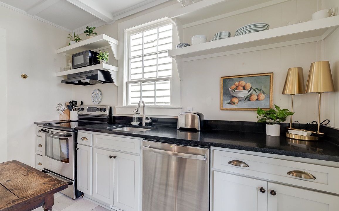 Photo of Kitchen in Savannah Victorian District