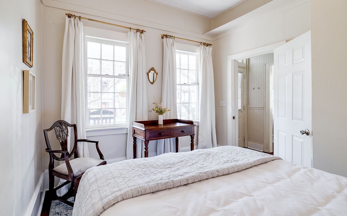 Photo of Bedroom in Savannah Victorian District