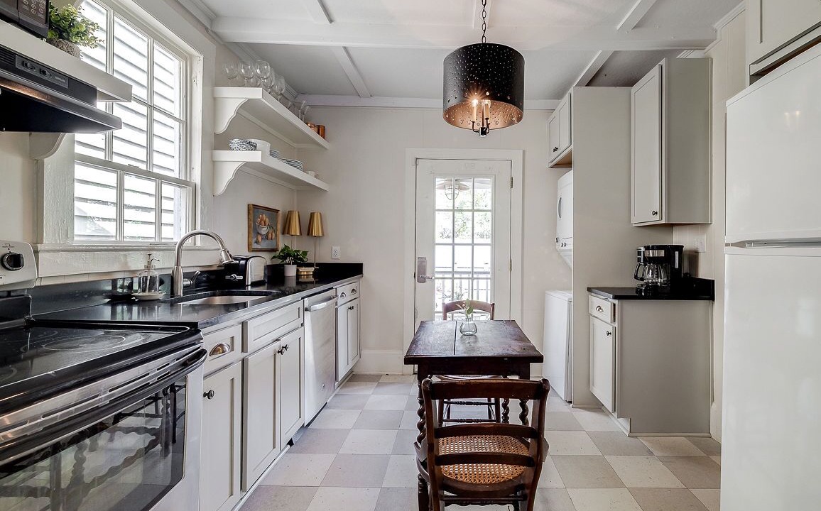 Photo of Kitchen in Savannah Victorian District