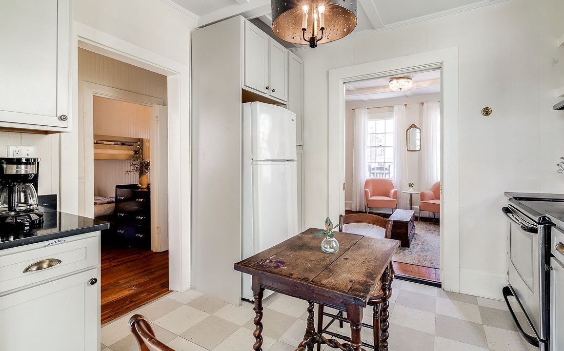 Photo of Kitchen in Savannah Victorian District