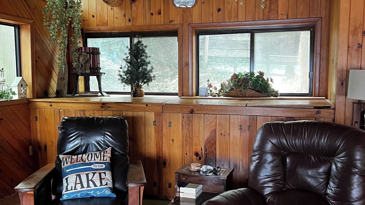 Photo of Bedroom in Robbinsville