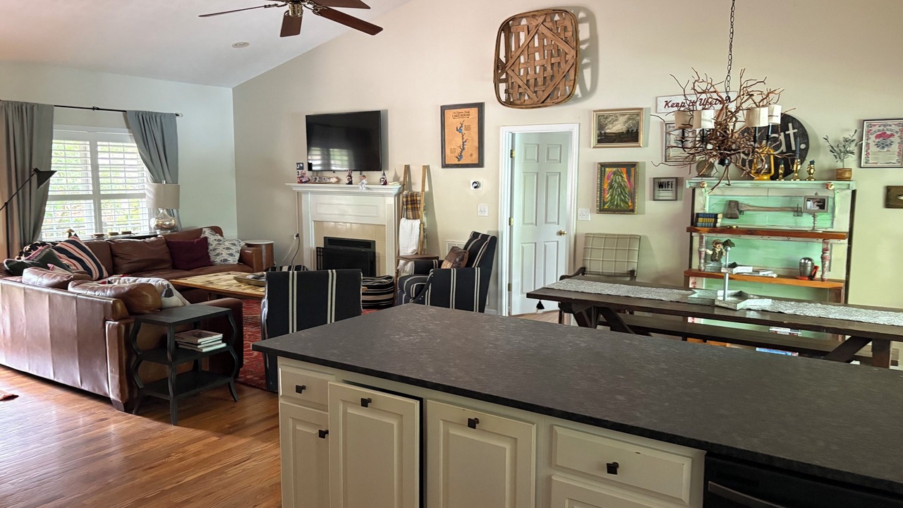 Photo of Livingroom in West Union