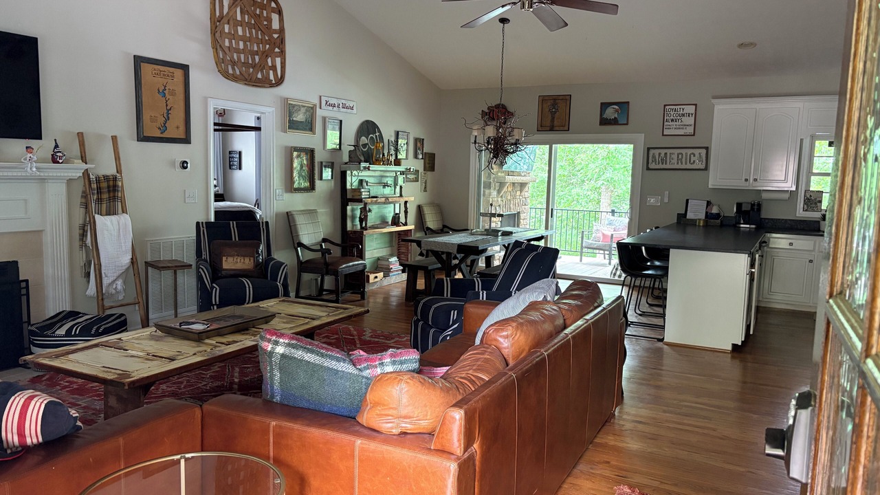 Photo of Livingroom in West Union