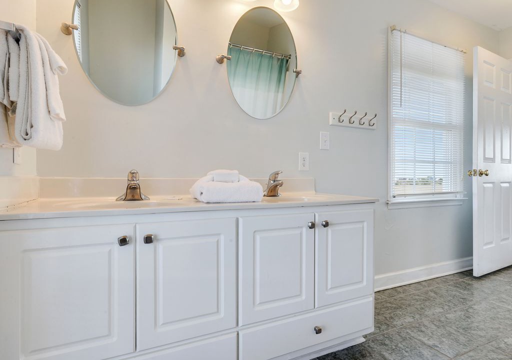 Photo of Bathroom in Beachwalk