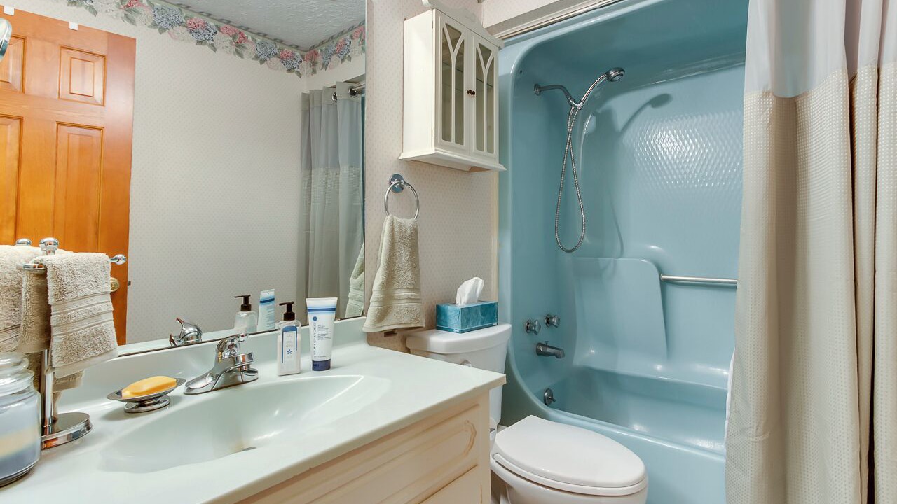 Photo of Bathroom in Seneca