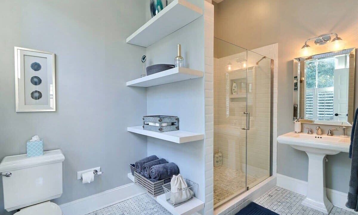 Photo of Bathroom in Savannah Victorian District