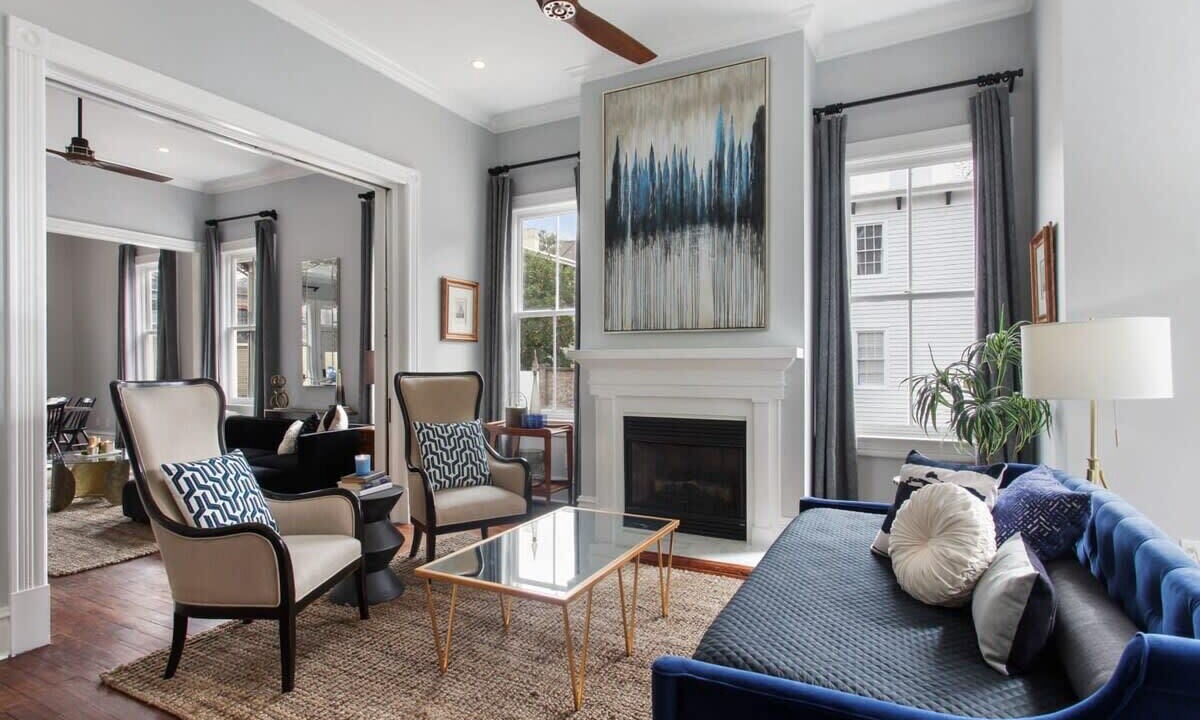 Photo of Livingroom in Savannah Victorian District