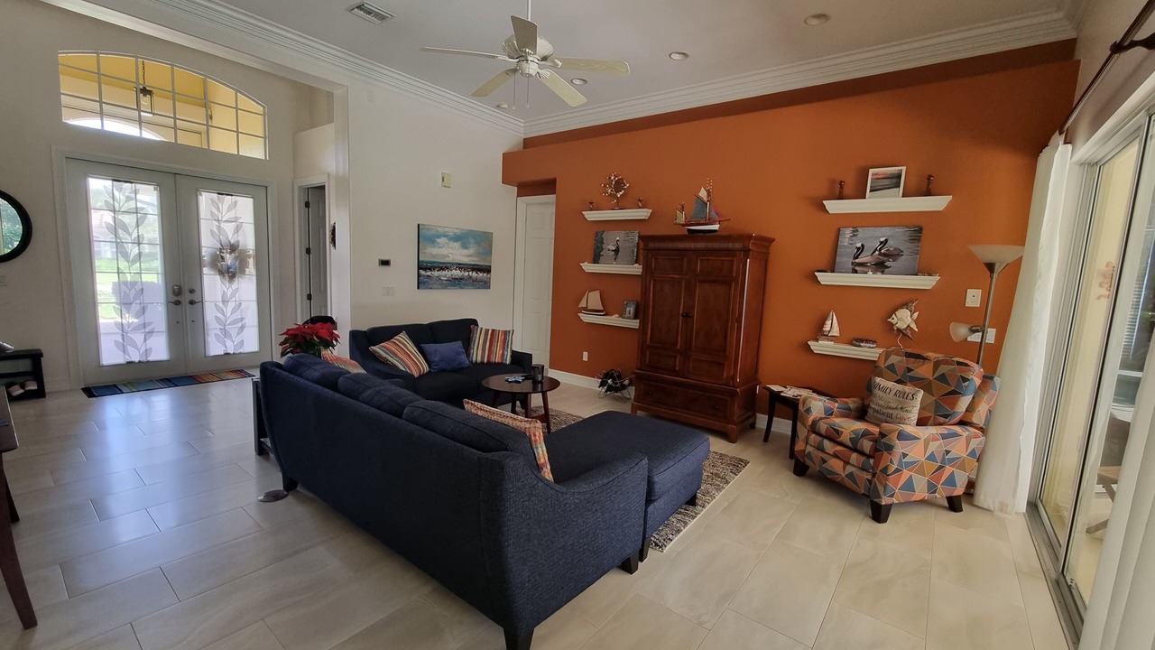 Photo of Livingroom in Masters Reserve