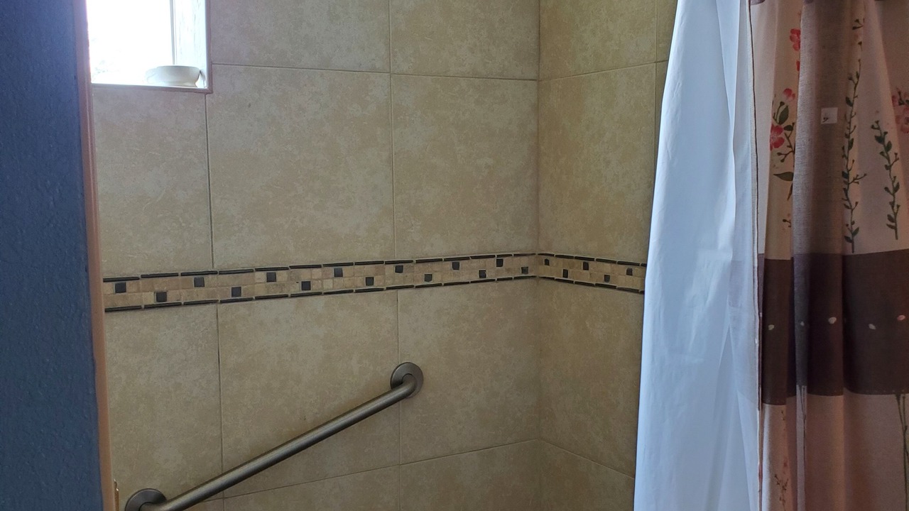 Photo of Bathroom in Uvalda