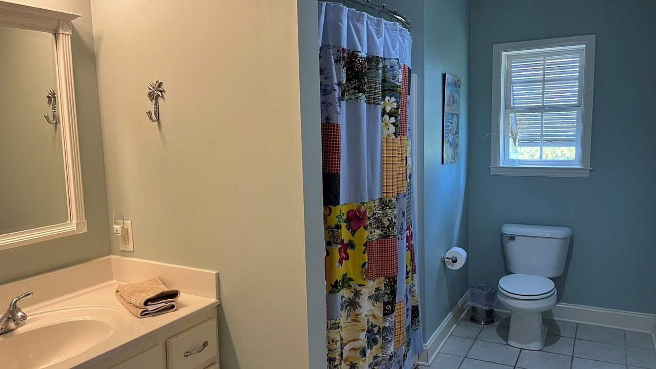 Photo of Bathroom in Oceanmarsh Subdivision