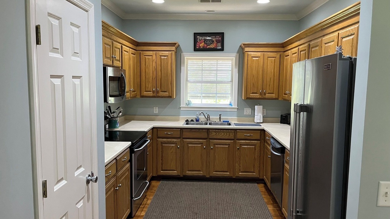 Photo of Kitchen in Oceanmarsh Subdivision