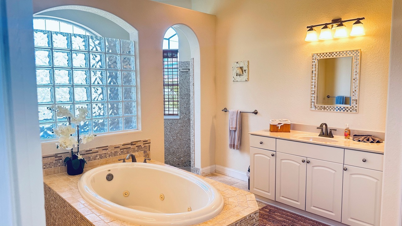 Photo of Bathroom in Mariner
