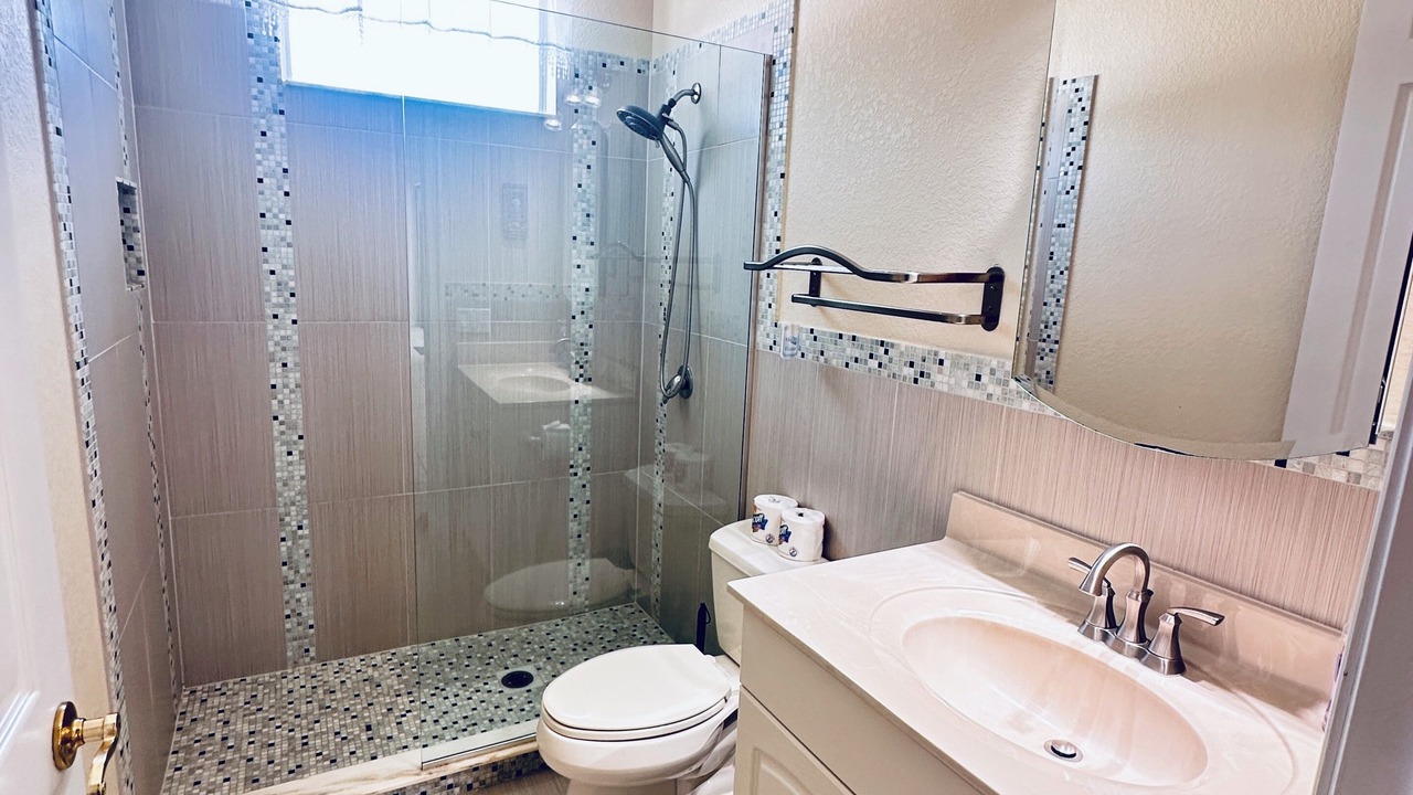 Photo of Bathroom in Mariner