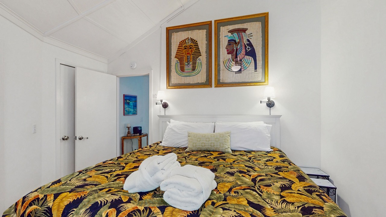 Photo of Bedroom in Night Heron