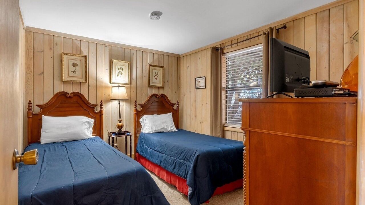 Photo of Bedroom in Salem