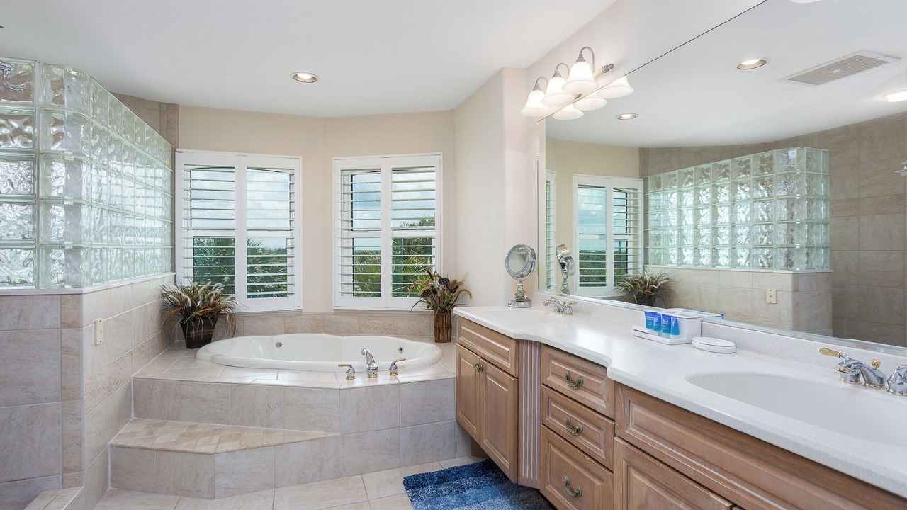 Photo of Bathroom in Melbourne Beach