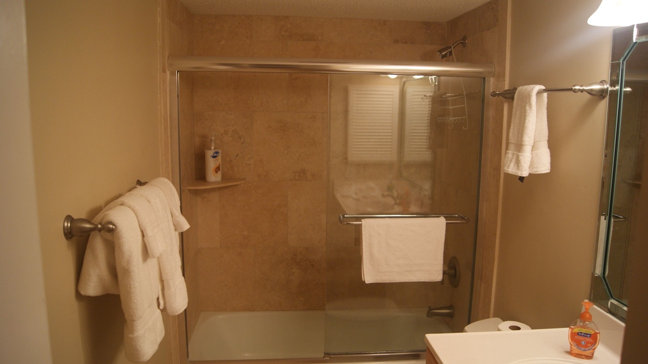 Photo of Bathroom in Folly Field