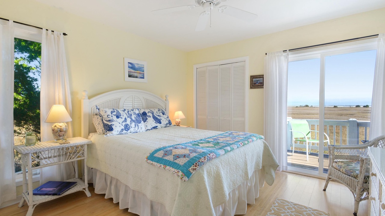 Photo of Bedroom in Oceanmarsh Subdivision