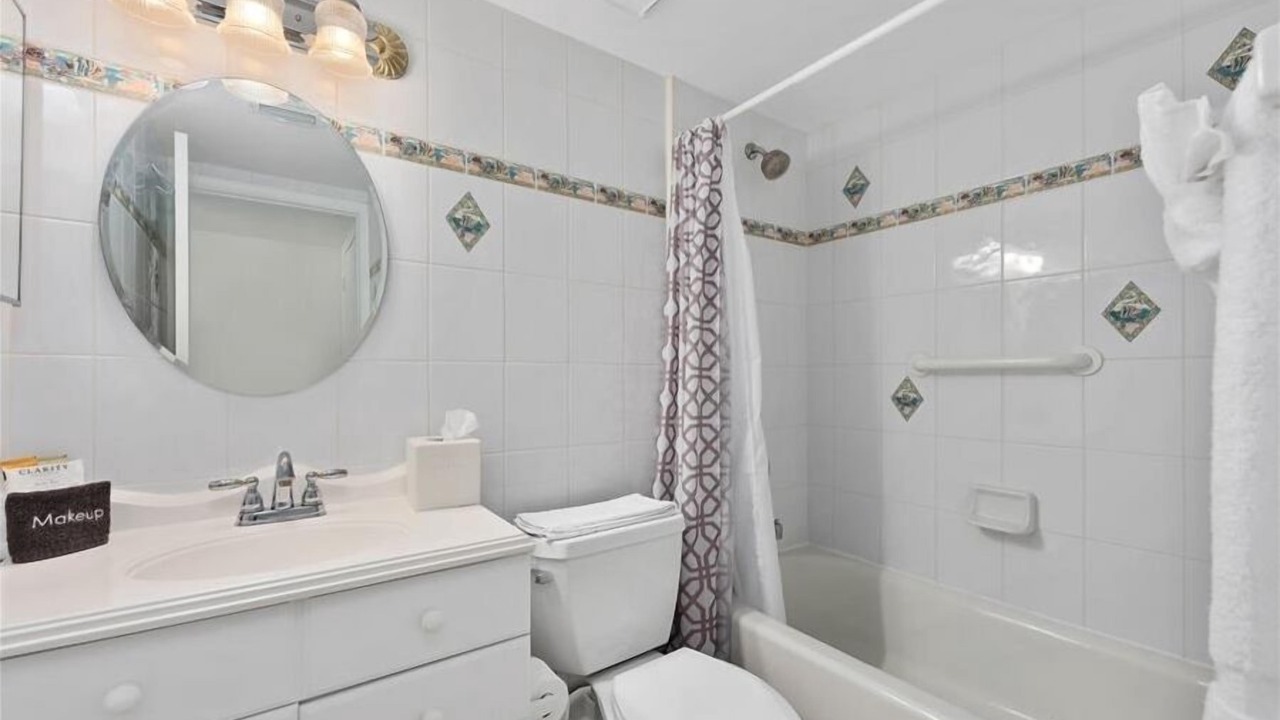 Photo of Bathroom in Hutchinson Island South