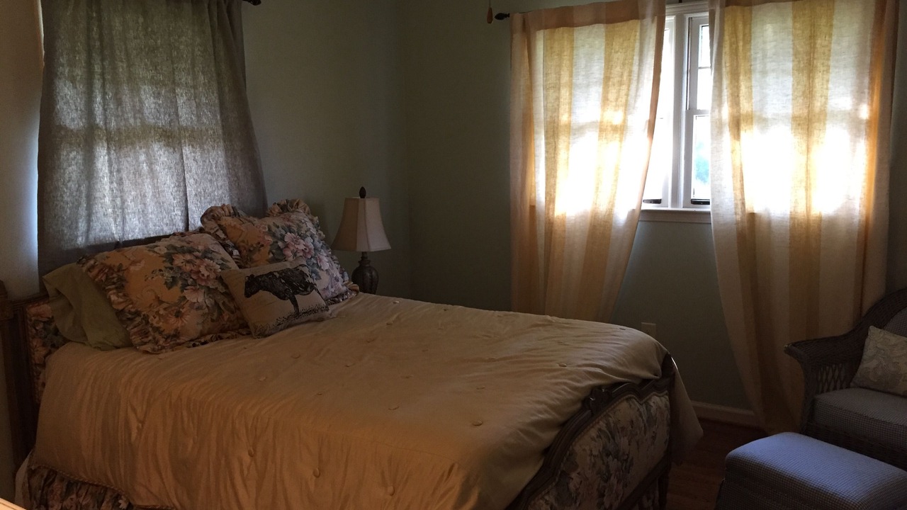 Photo of Bedroom in Seneca