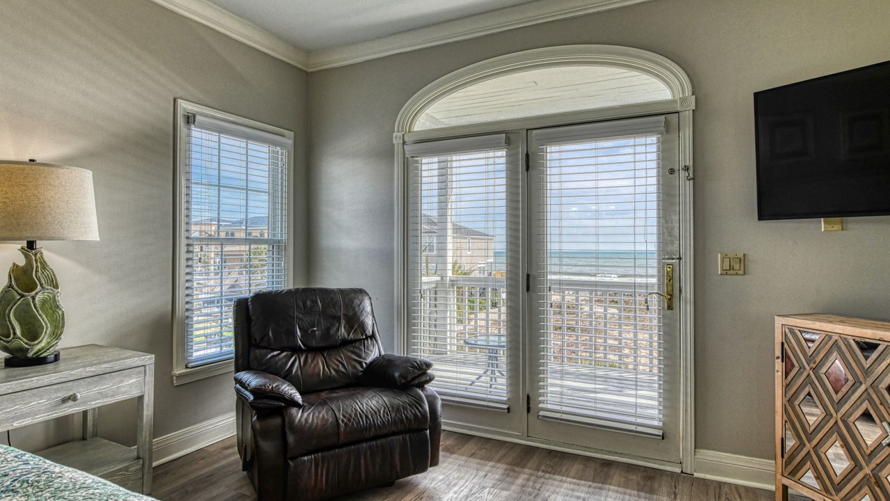 Photo of Patio Balcony in Long Bay Estates