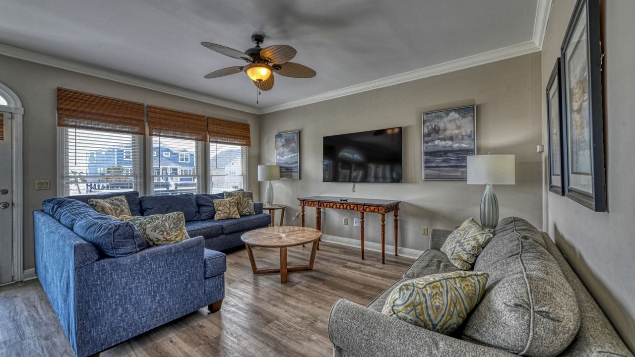 Photo of Livingroom in Long Bay Estates