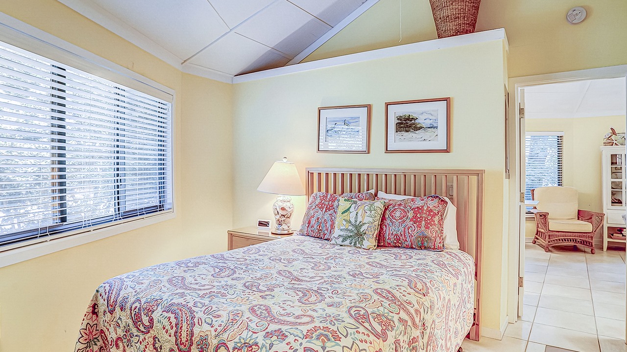 Photo of Bedroom in Night Heron