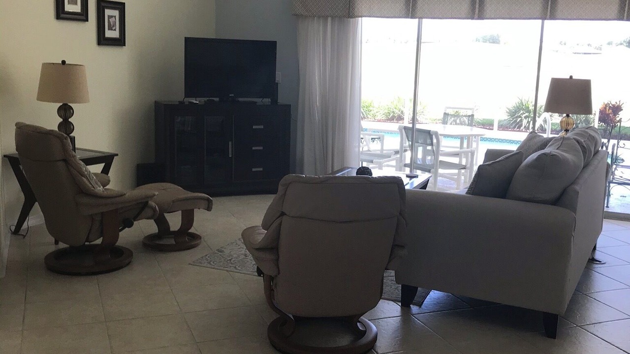Photo of Livingroom in Falcons Glen