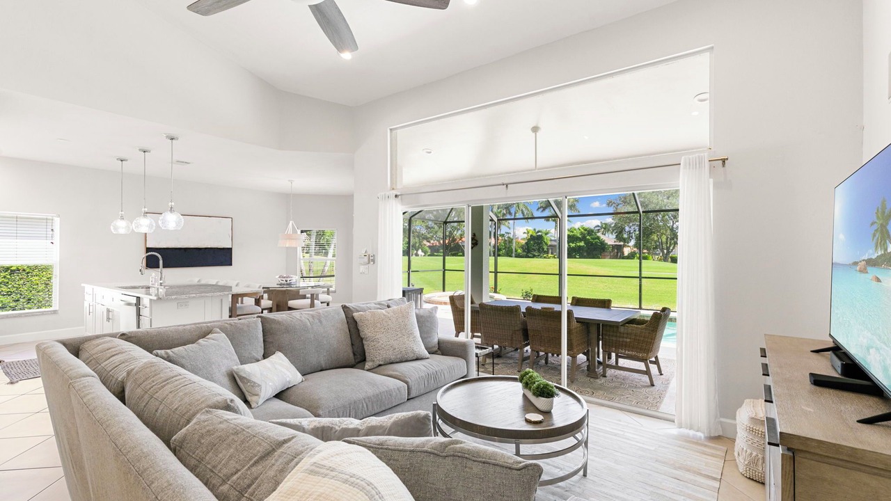 Photo of Livingroom in Falcons Glen