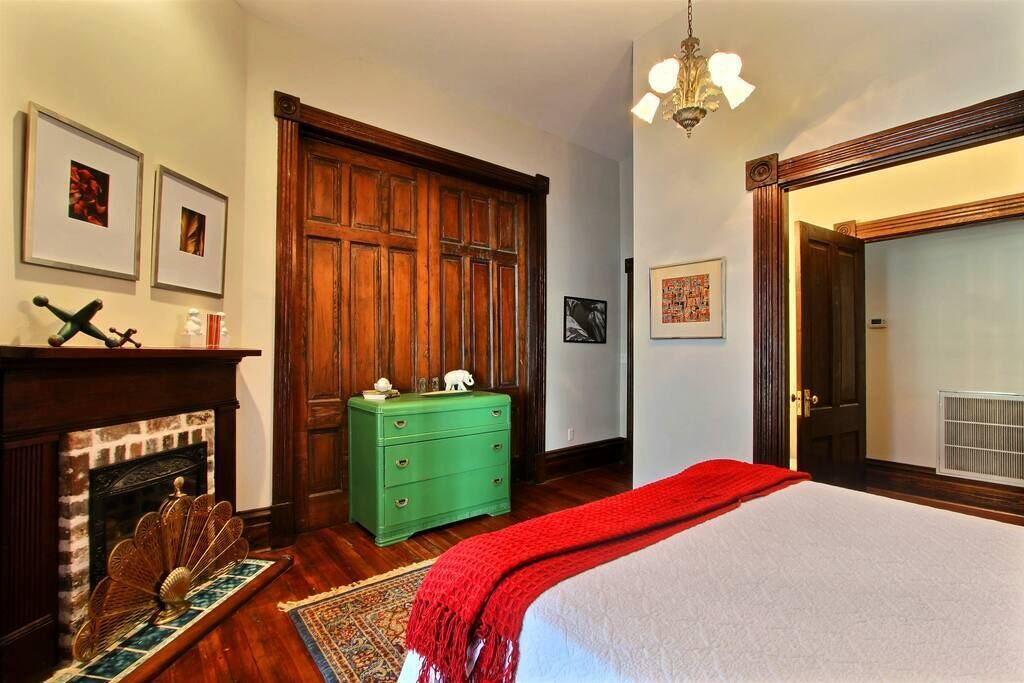 Photo of Livingroom in Savannah Victorian District