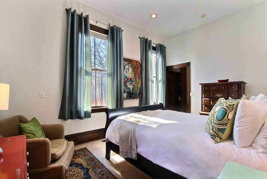 Photo of Bathroom in Savannah Victorian District